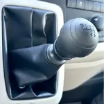 Toyota Hiace 2.8L Diesel 2026 Model Year Manual 13 seater Ready for export - Thumbnail 9