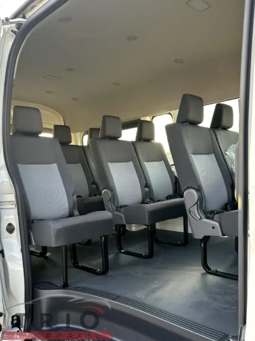 Toyota Hiace 2.8L Diesel 2026 Model Year Manual 13 seater Ready for export