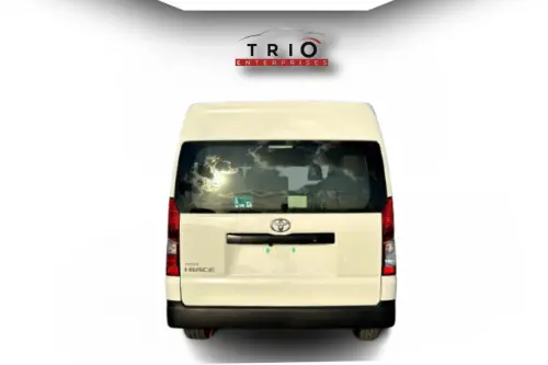 Toyota Hiace 2.8L Diesel 2026 Model Year Manual 13 seater Ready for export
