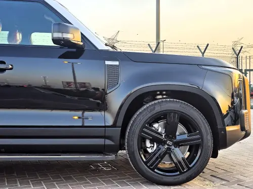 ROX 01 EREV 2026 Model Year Black Exterior