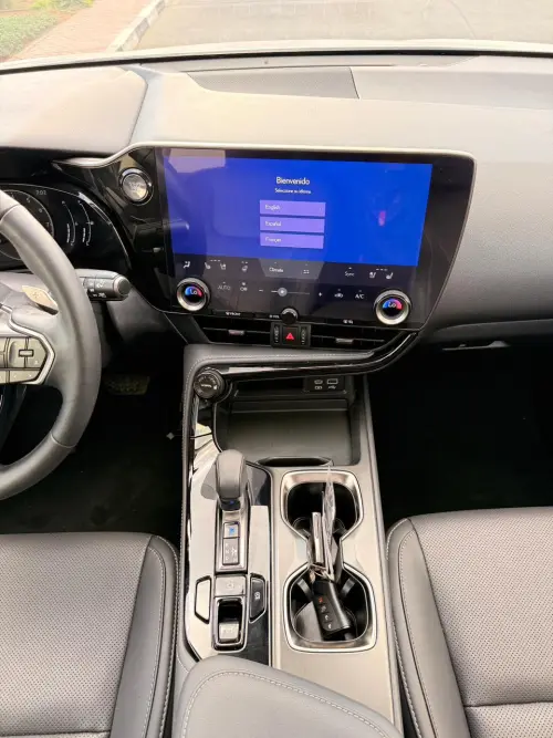 لكزس NX250 بليتينيوم 2.5L مستعملة 2024 - أبيض 