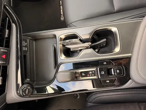 لكزس NX250 بليتينيوم 2.5L مستعملة 2024 - أبيض 