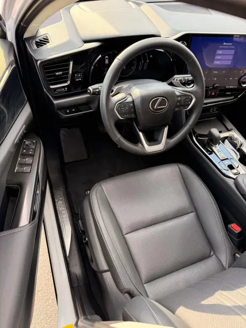 لكزس NX250 بليتينيوم 2.5L مستعملة 2024 - أبيض 