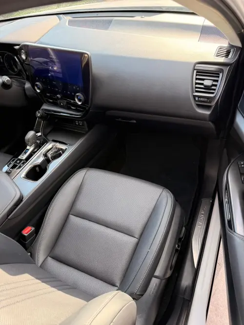 لكزس NX250 بليتينيوم 2.5L مستعملة 2024 - أبيض 