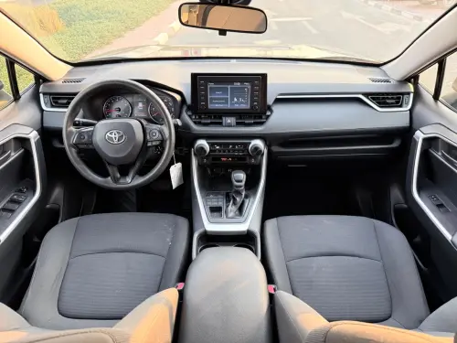 تويوتا RAV4 LE أوتوماتيك 2019 - لون رمادي