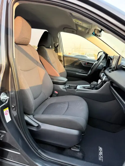 تويوتا RAV4 LE أوتوماتيك 2019 - لون رمادي