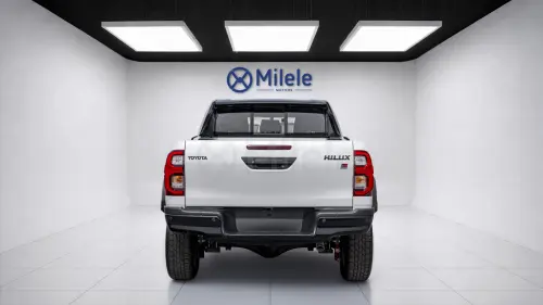 TOYOTA HILUX GRS 4.0P AT MODEL YEAR 2026 WHITE COLOR