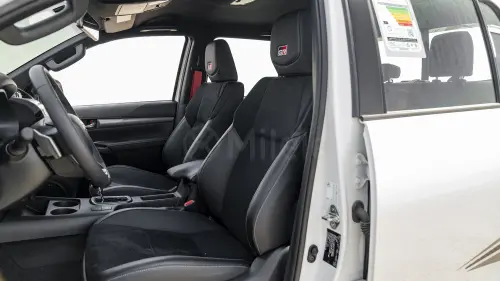 TOYOTA HILUX GRS 4.0P AT MODEL YEAR 2026 WHITE COLOR