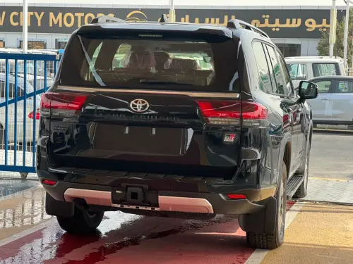 Toyota Land Cruiser GR Sport 3.3L Diesel 2026 Black Exterior