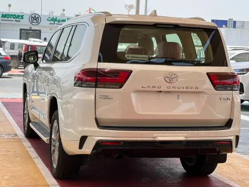 Toyota Land Cruiser VXR 2026 3.5L Petrol - White / Beige 