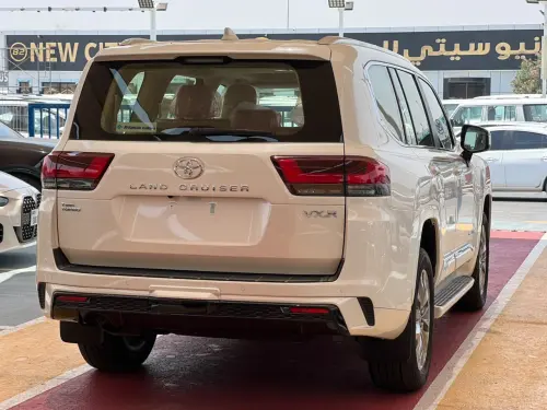 Toyota Land Cruiser VXR 2026 3.5L Petrol - White / Beige 