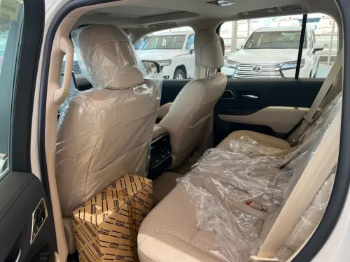 Toyota Land Cruiser VXR 2026 3.5L Petrol - White / Beige 