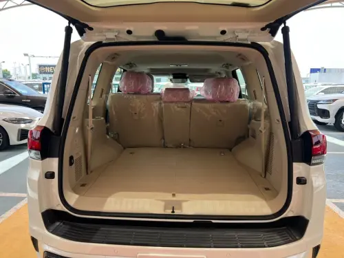 Toyota Land Cruiser VXR 2026 3.5L Petrol - White / Beige 