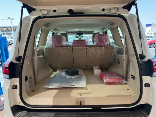 Toyota Land Cruiser 300 GXR 2026 Model Year 3.5L Basic Option - White