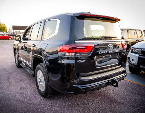 Toyota Land Cruiser VX 2026 Diesel 3.3L Automatic Black / Beige