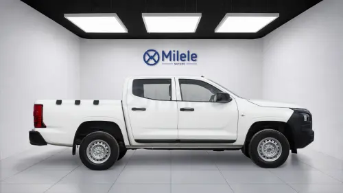 Mitsubishi L200 DC GL 2.4D MT 2027 Model Year - White