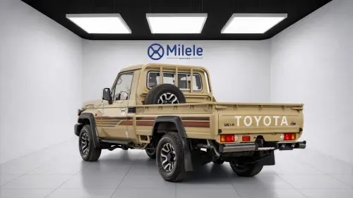 Toyota Land Cruiser LC 79 4.0P Model Year 2025 - Beige (Sandy Taupe)