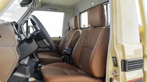 Toyota Land Cruiser LC 79 4.0P Model Year 2025 - Beige (Sandy Taupe)