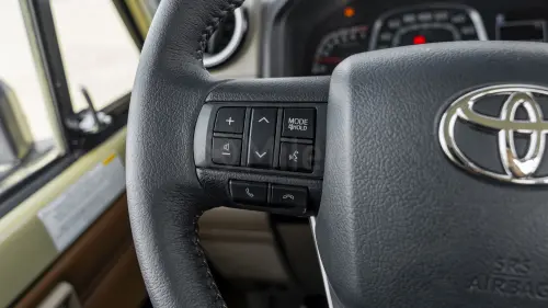 Toyota Land Cruiser LC 79 4.0P Model Year 2025 - Beige (Sandy Taupe)