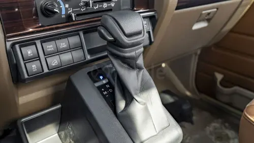 Toyota Land Cruiser LC 79 4.0P Model Year 2025 - Beige (Sandy Taupe)