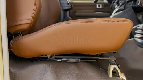 Toyota Land Cruiser LC 79 4.0P Model Year 2025 - Beige (Sandy Taupe)