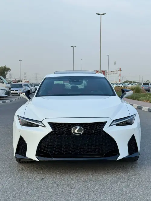 لكزس IS 350 F Sport 2024 مستعملة 3 5 بنزين - لون أبيض