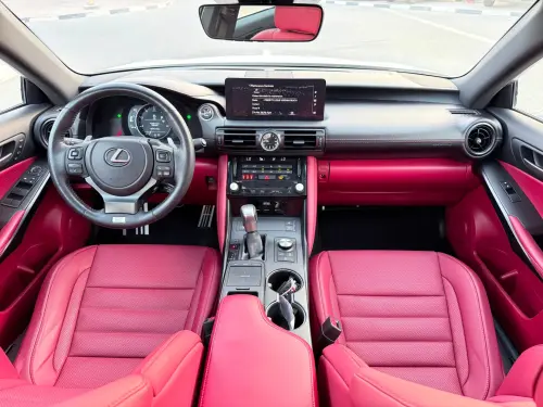 لكزس IS 350 F Sport 2024 مستعملة 3 5 بنزين - لون أبيض