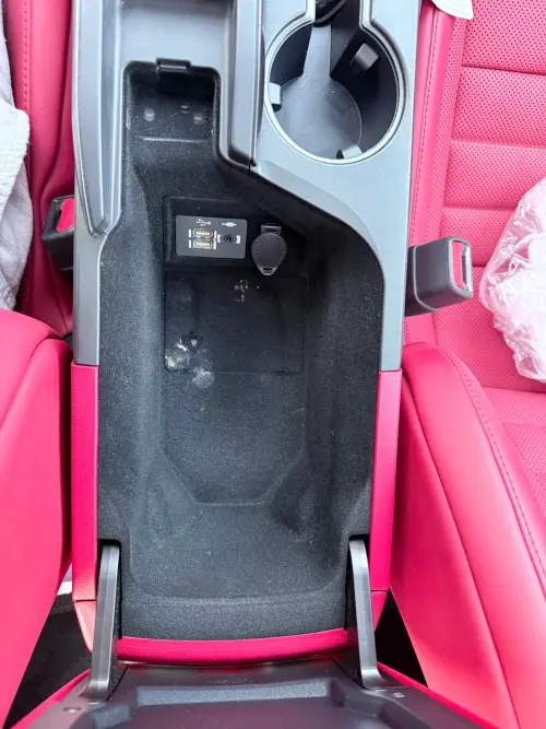 لكزس IS 350 F Sport 2024 مستعملة 3 5 بنزين - لون أبيض