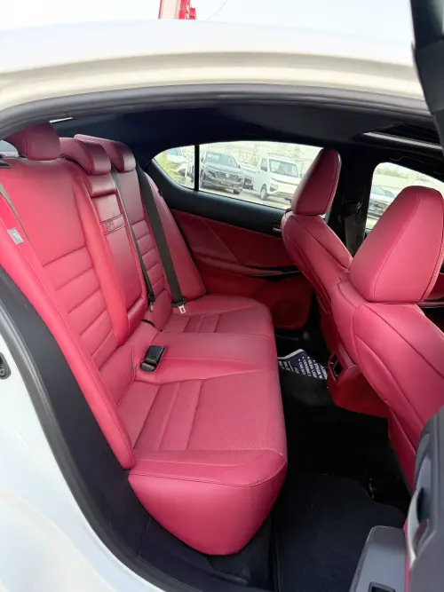 لكزس IS 350 F Sport 2024 مستعملة 3 5 بنزين - لون أبيض