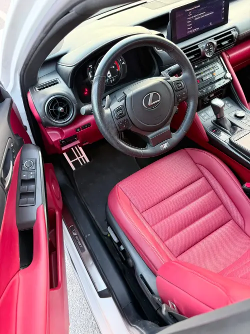لكزس IS 350 F Sport 2024 مستعملة 3 5 بنزين - لون أبيض