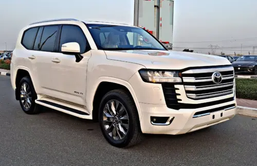 تويوتا لاندكروزر LC300 GXR 3.5L توين تيربو مستعملة 2025 -  لون أبيض