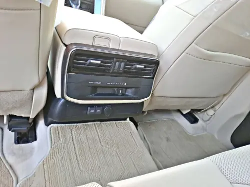 تويوتا لاندكروزر LC300 GXR 3.5L توين تيربو مستعملة 2025 -  لون أبيض