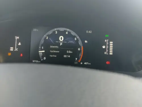 تويوتا لاندكروزر LC300 GXR 3.5L توين تيربو مستعملة 2025 -  لون أبيض