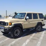 تويوتا لاندكروزر هاردتوب LC76 أوتوماتيك مستعملة 2025 بنزين - لون بيج - Thumbnail 1