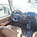 تويوتا لاندكروزر هاردتوب LC76 أوتوماتيك مستعملة 2025 بنزين - لون بيج - Thumbnail 12