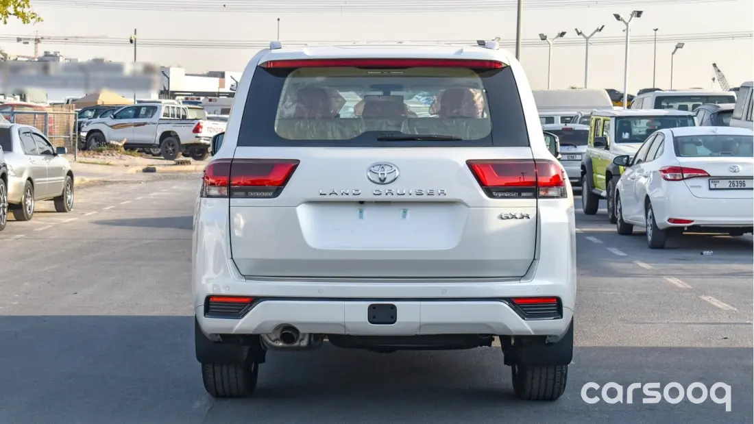 Toyota Land Cruiser GXR 2026 Model Year 4.0L GCC White Exterior - Photo 4