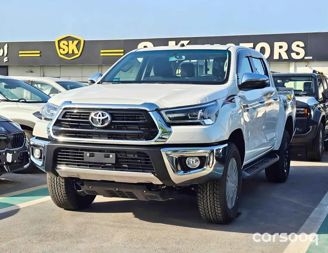 Toyota Hilux SR5 2026 Model Year 2.4L Diesel A/T White Exterior - Photo 1