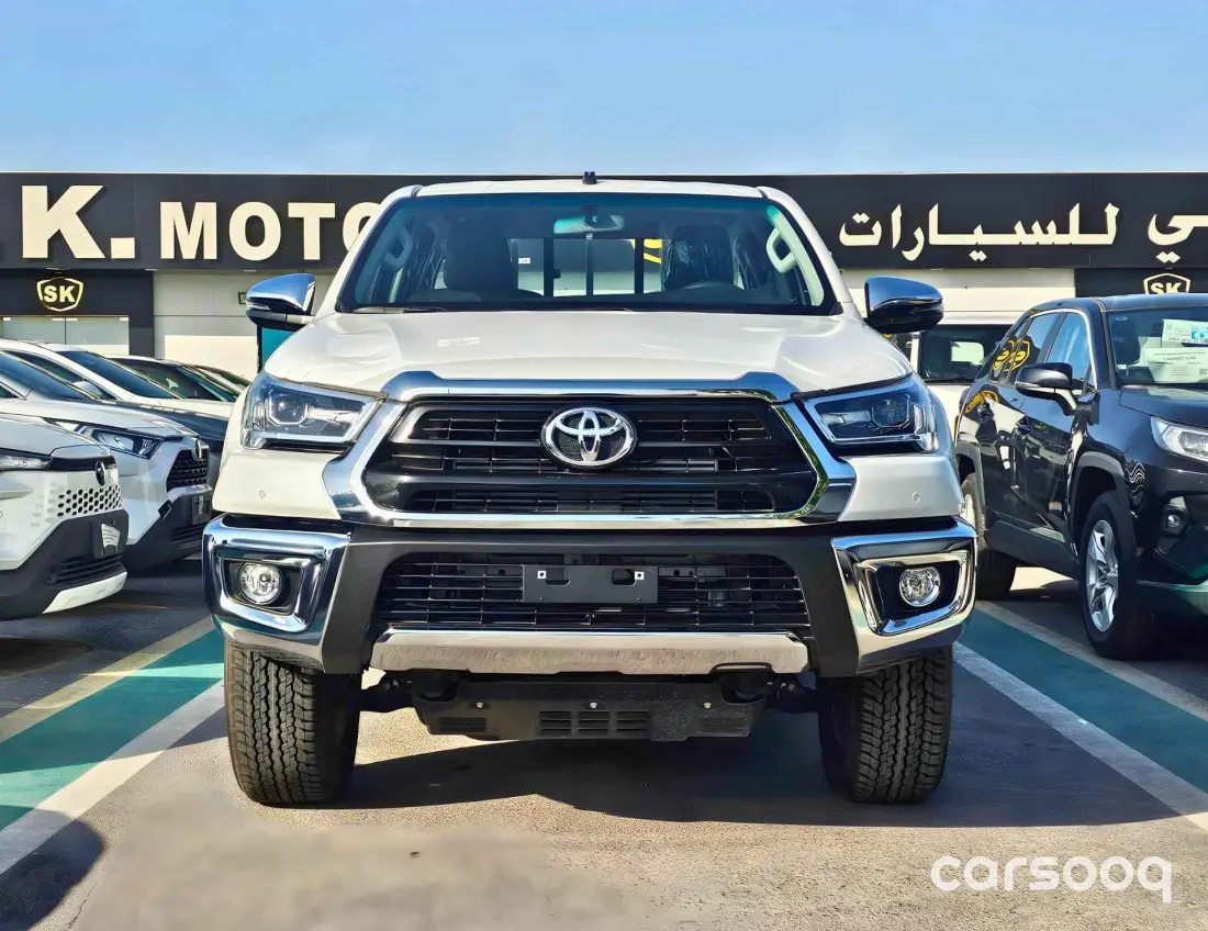 Toyota Hilux SR5 2026 Model Year 2.4L Diesel A/T White Exterior - Photo 2