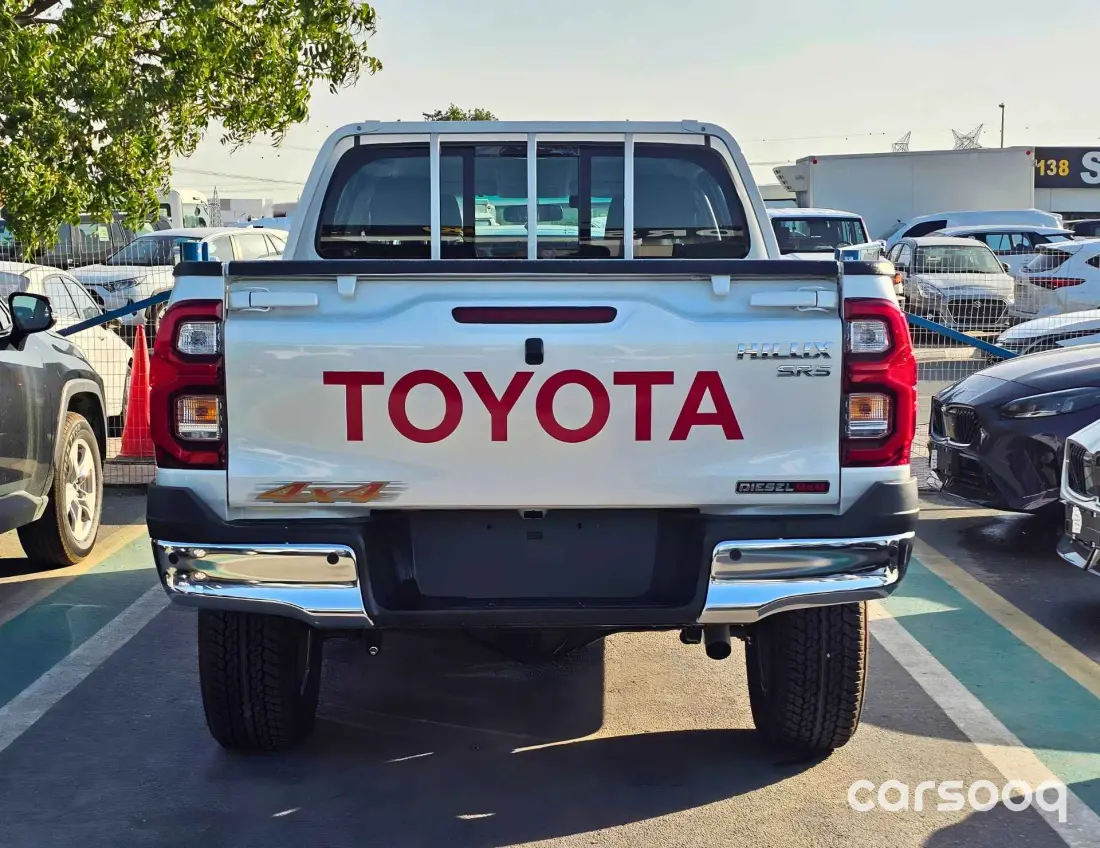 Toyota Hilux SR5 2026 Model Year 2.4L Diesel A/T White Exterior - Photo 4