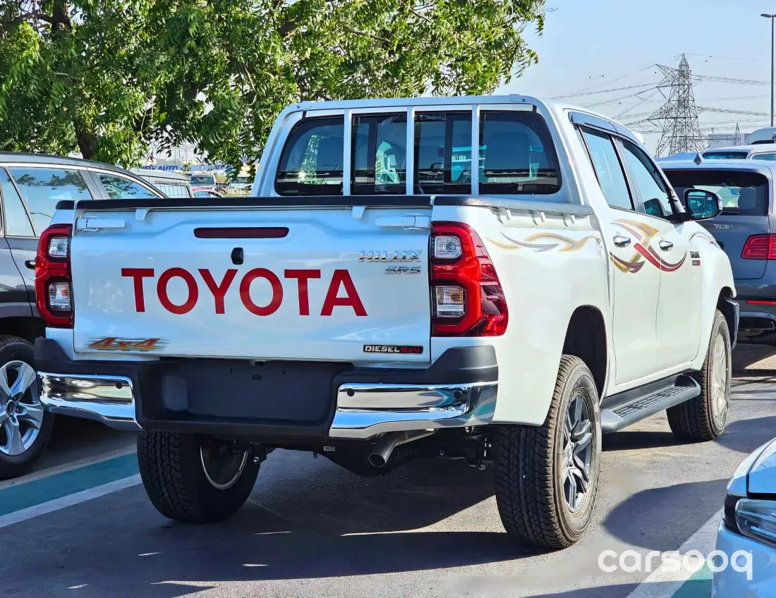 Toyota Hilux SR5 2026 Model Year 2.4L Diesel A/T White Exterior - Photo 5