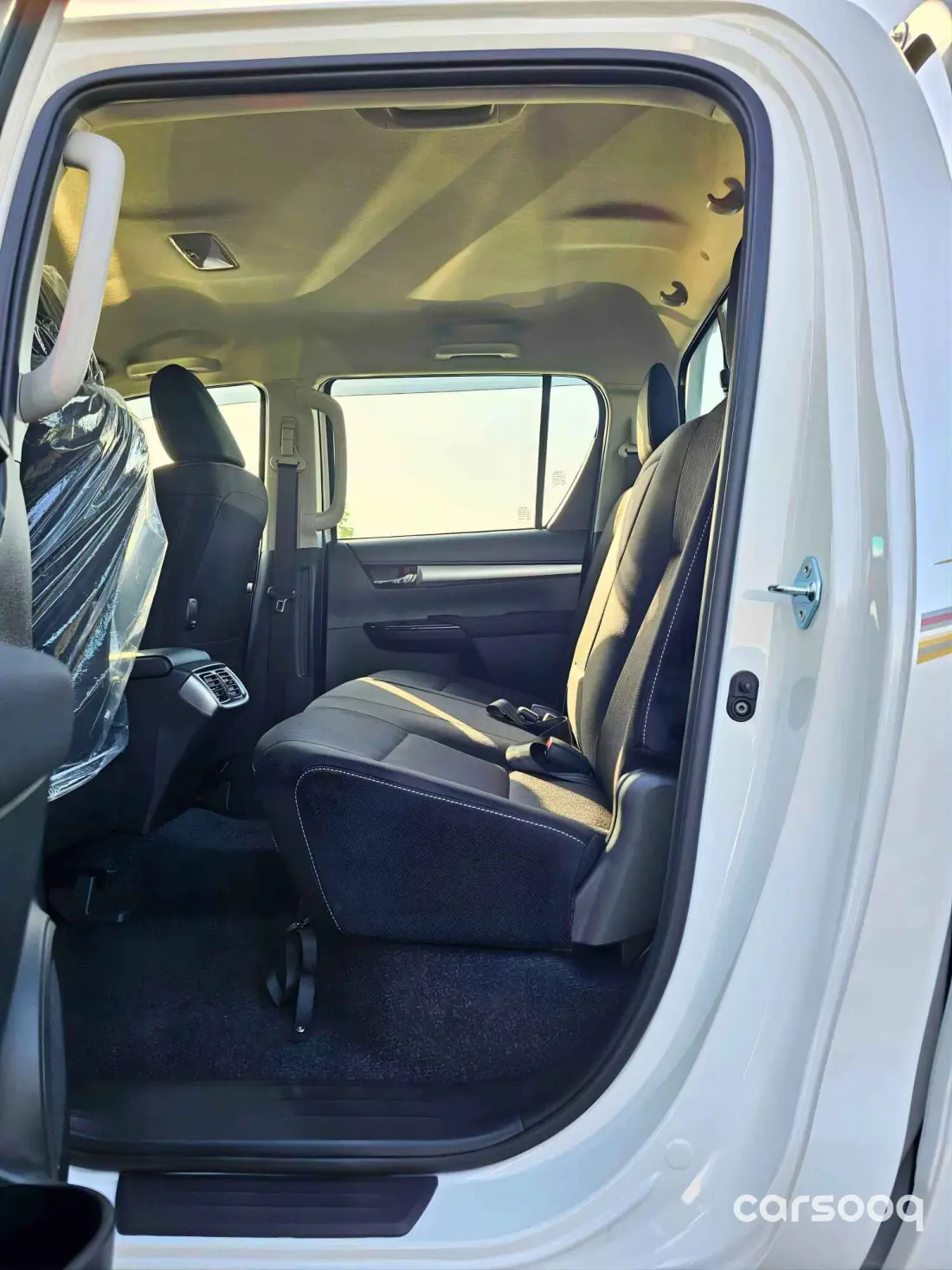Toyota Hilux SR5 2026 Model Year 2.4L Diesel A/T White Exterior - Photo 11