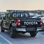 Toyota Hilux SR5 2026 Model year 2.7L Manual GCC Black Exterior Red Interior - Thumbnail 4