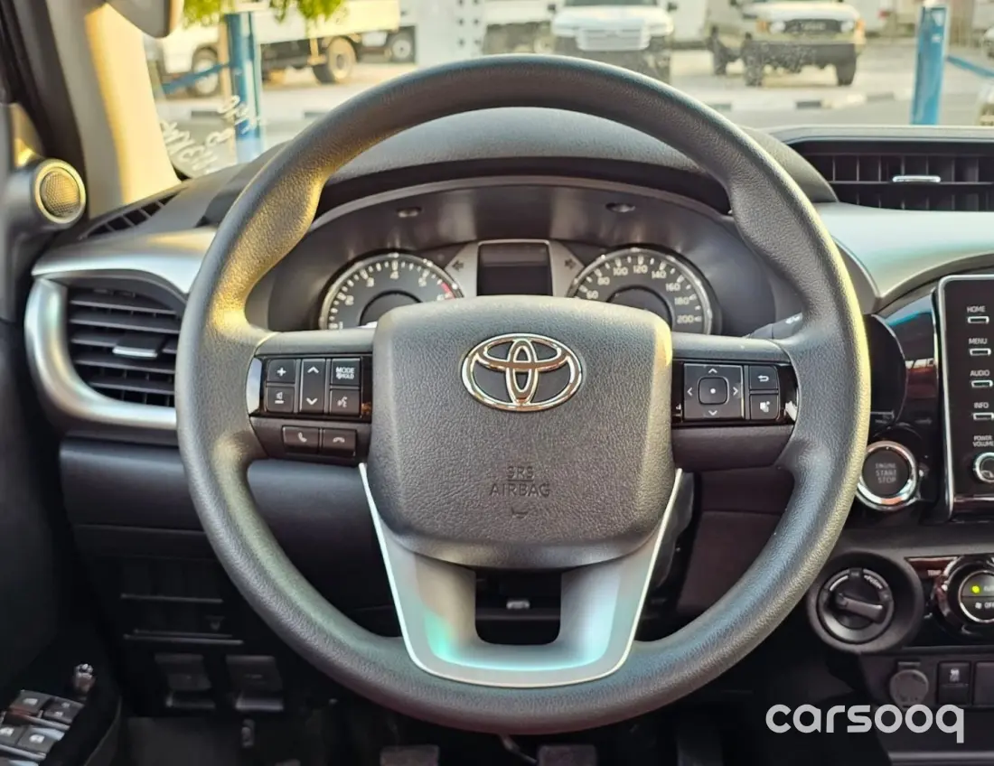 Toyota Hilux SR5 2026 Model year 2.7L Manual GCC Black Exterior Red Interior - Photo 10