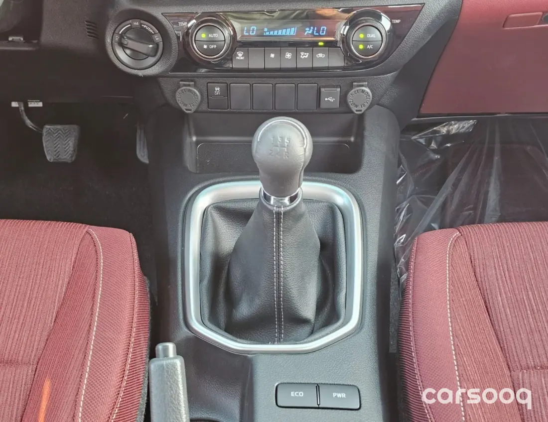 Toyota Hilux SR5 2026 Model year 2.7L Manual GCC Black Exterior Red Interior - Photo 12