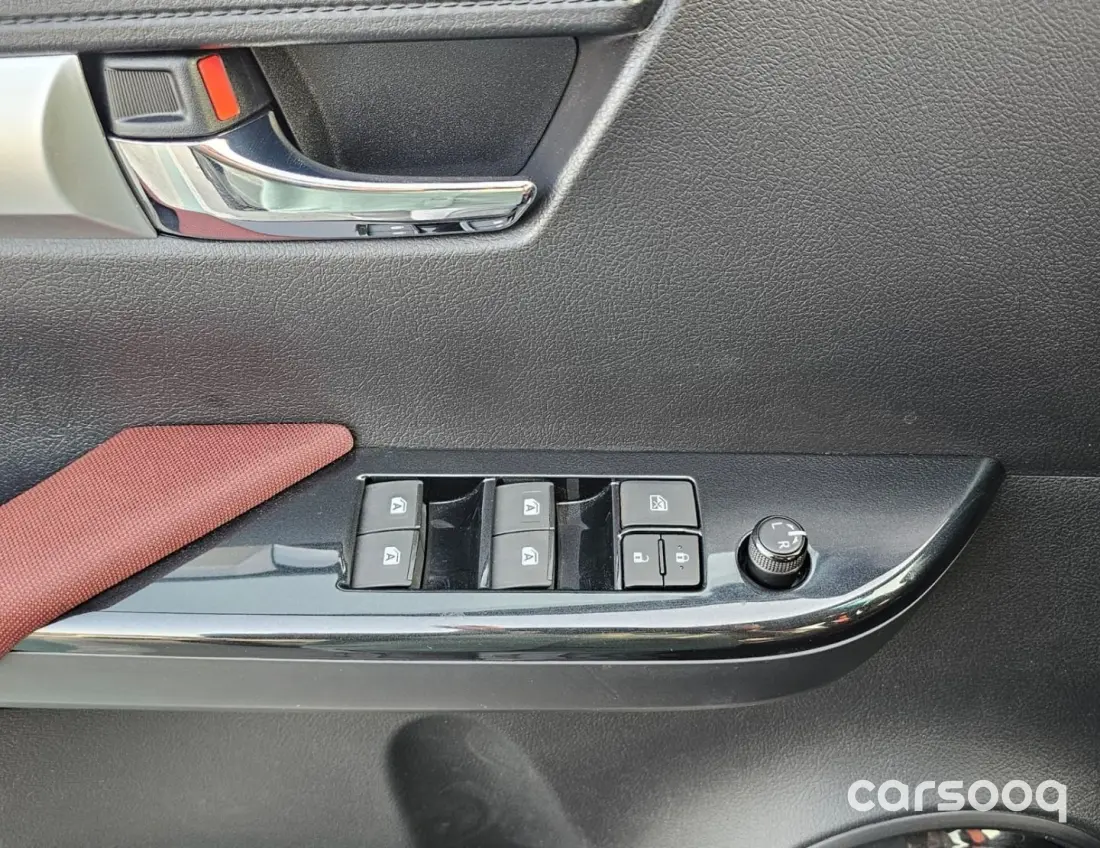 Toyota Hilux SR5 2026 Model year 2.7L Manual GCC Black Exterior Red Interior - Photo 16