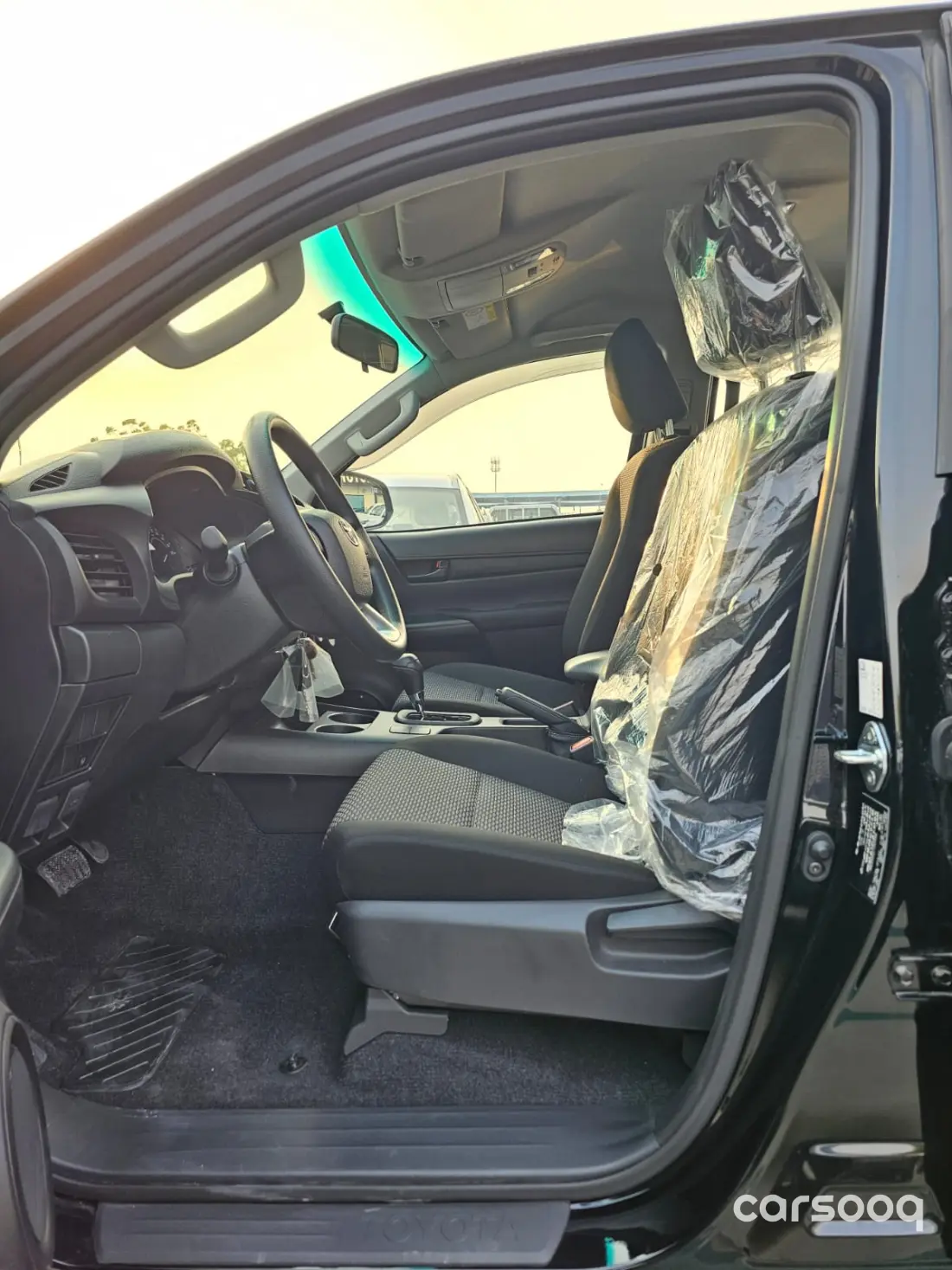 Toyota Hilux 2.7L Automatic GCC 2026 Black Exterior Grey Interior - Photo 8