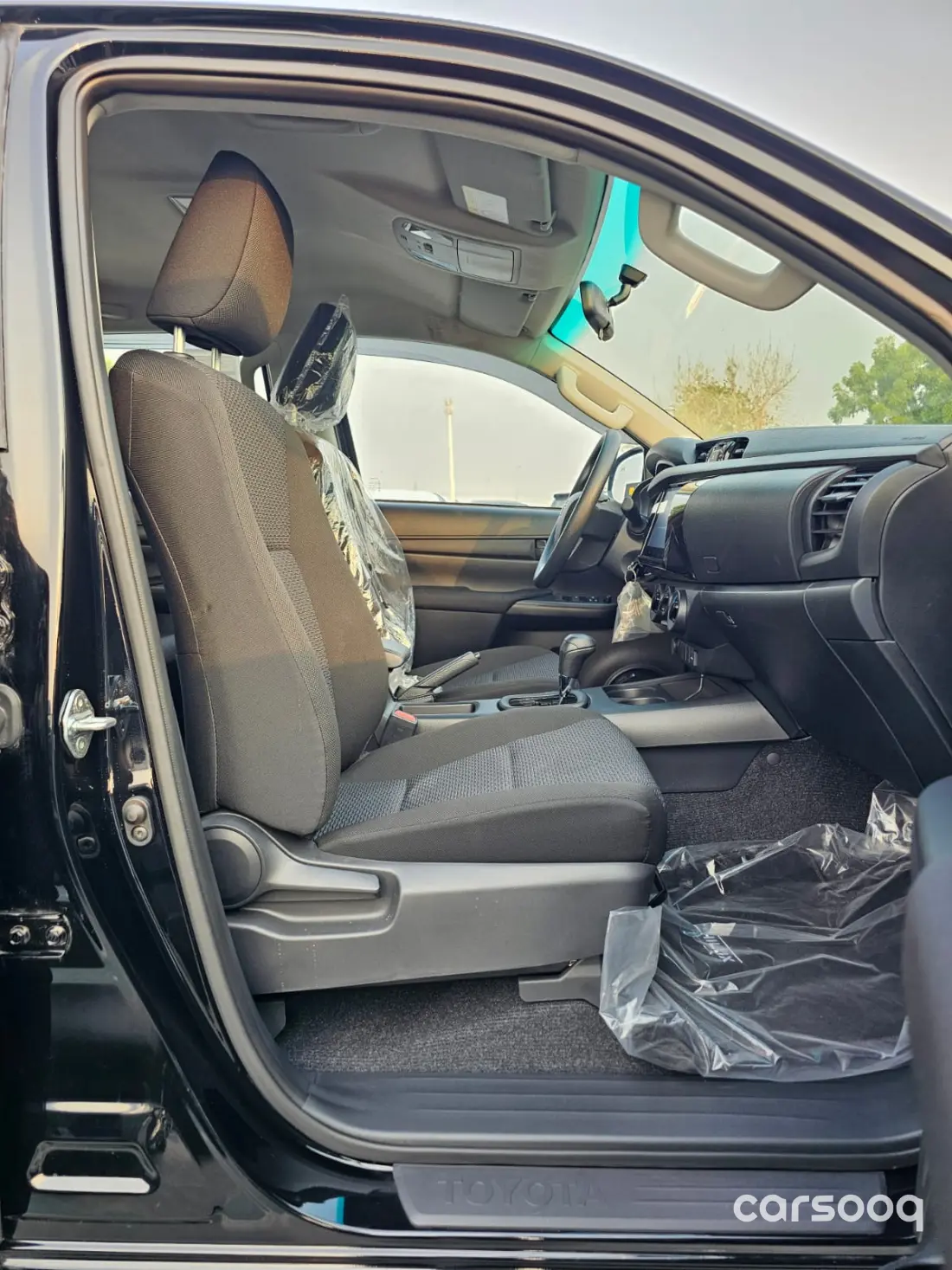 Toyota Hilux 2.7L Automatic GCC 2026 Black Exterior Grey Interior - Photo 9