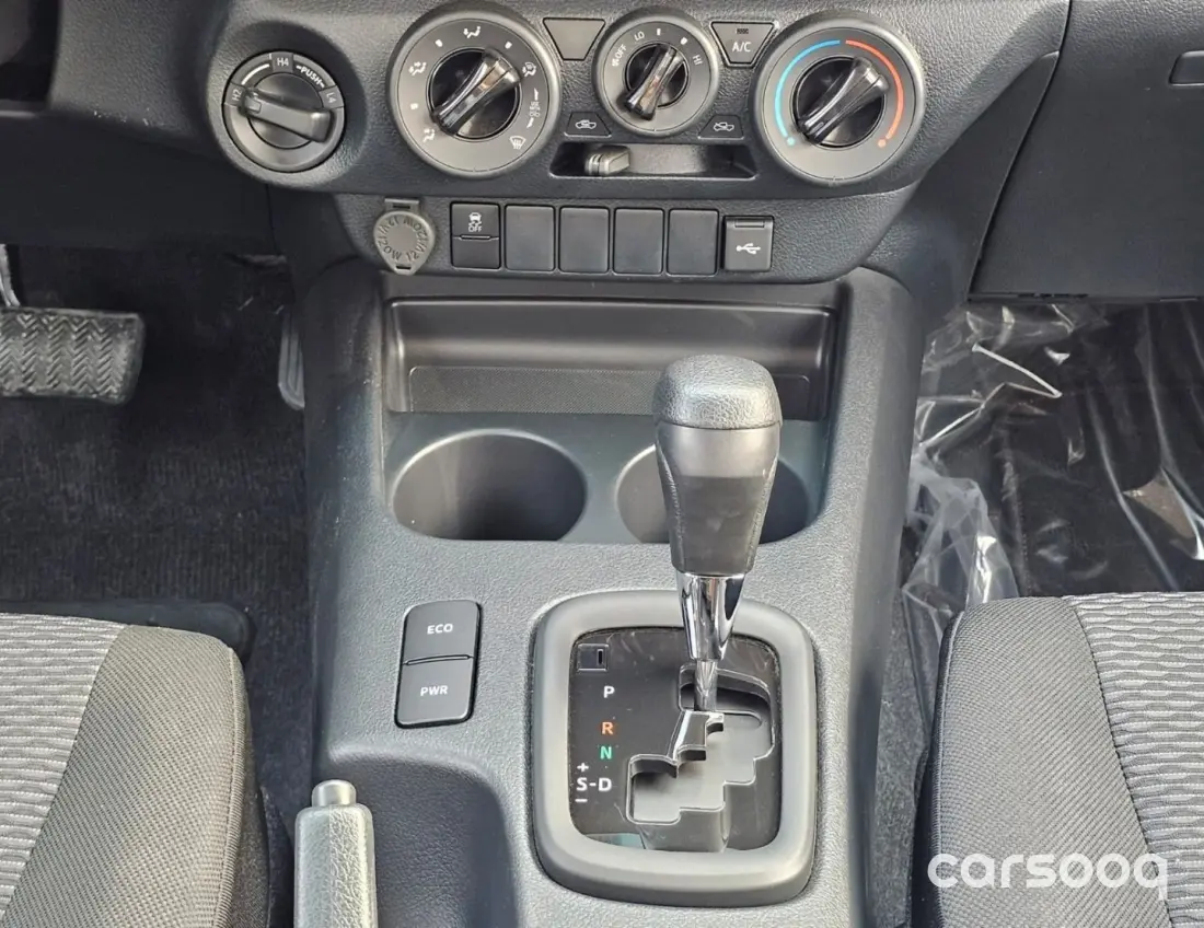 Toyota Hilux 2.7L Automatic GCC 2026 Black Exterior Grey Interior - Photo 14