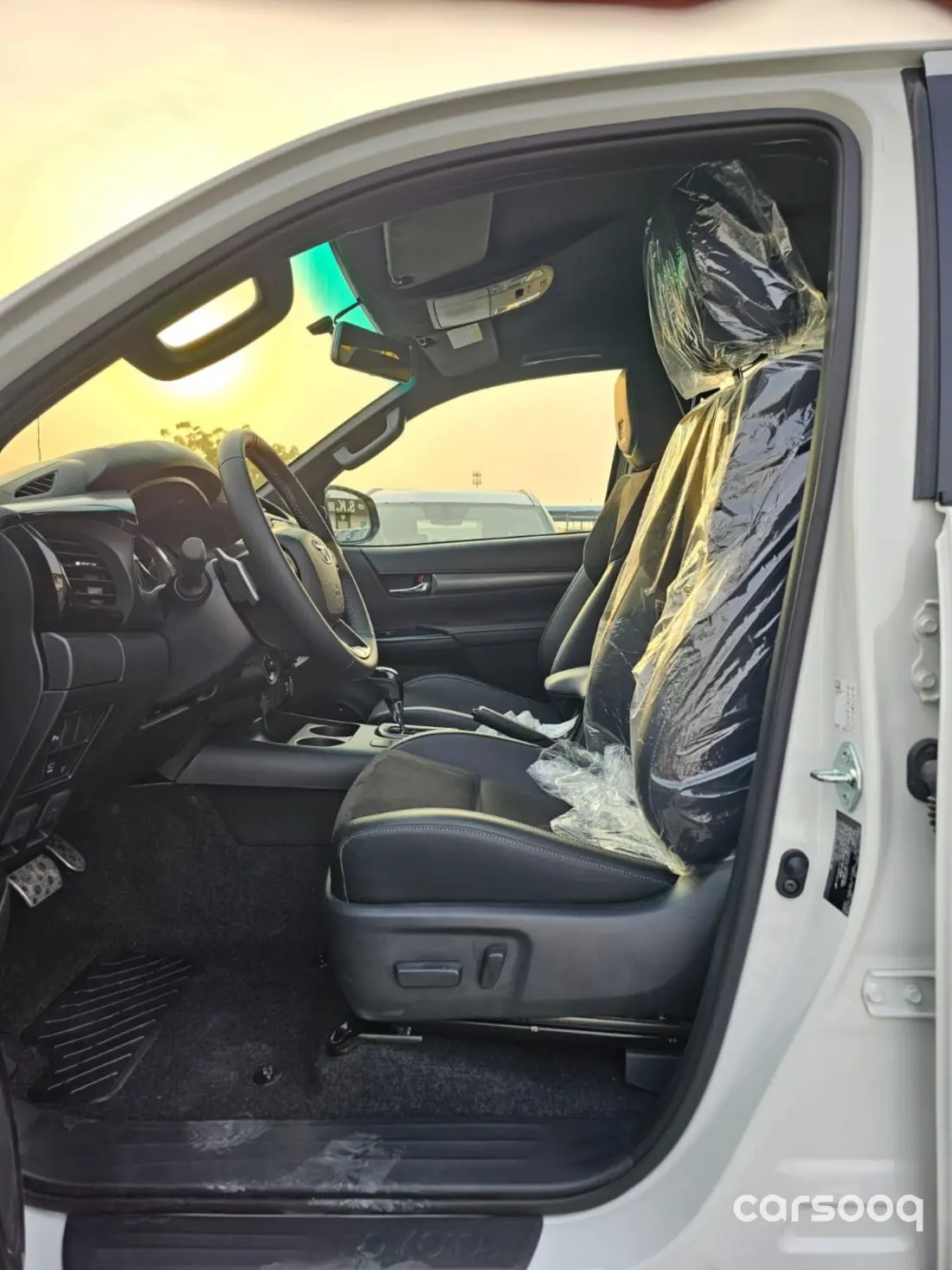 Toyota Hilux GR Sport 2.8L Automatic 2026 GCC White Exterior Black Interior - Photo 9