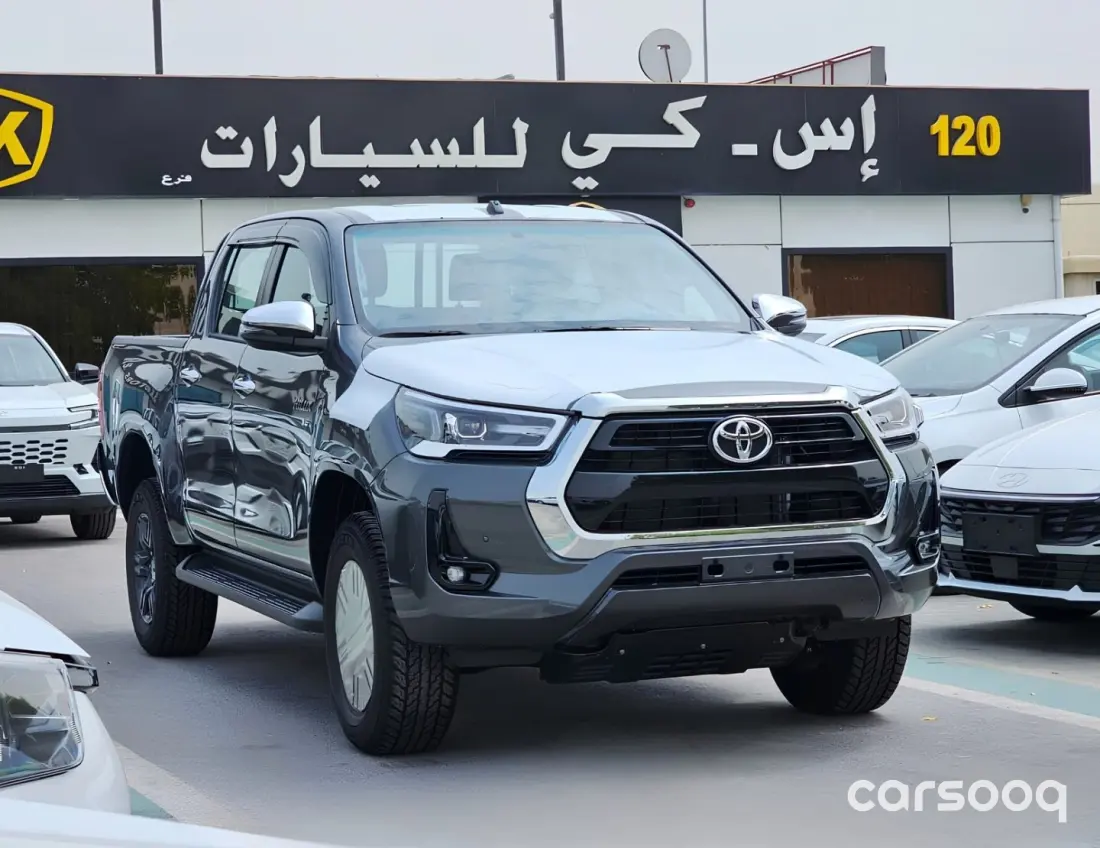 Toyota Hilux SR5 2026 Model Year 4.0L V6 Grey Exterior Grey Fabric Interior - Photo 2
